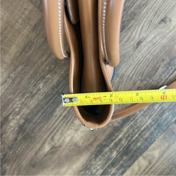 Dooney & Bourke Tan Leather purse - Picture 5 of 11